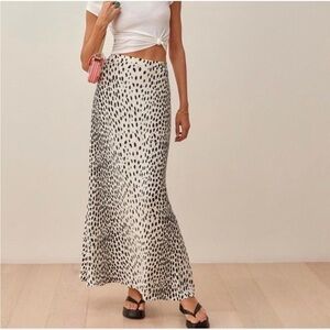 Reformation Vista skirt in cheetah size 6